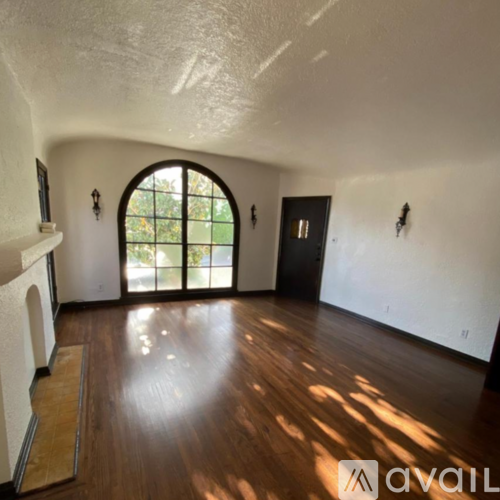 2570 Beachwood Dr 1 Apartment for Rent - Photo gallery 2