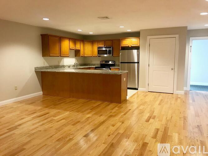 18 Needham St 1 Apartment for Rent - Photo gallery 3