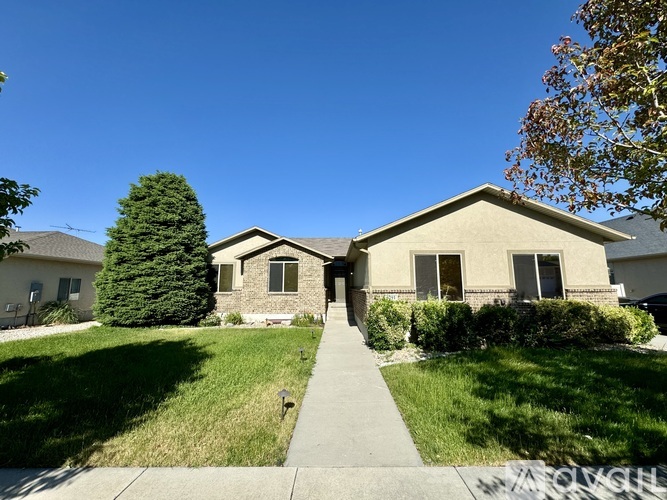 8291 Water Oak Drive 5 Beds Single Family Home for Rent - Photo gallery 1