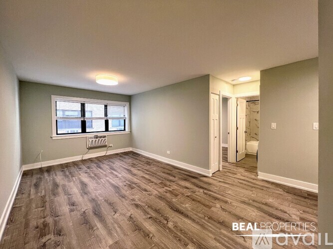 445 W Barry Ave 1 Apartment for Rent - Photo gallery 1