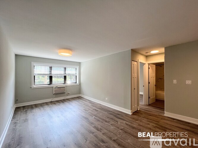 445 W Barry Ave 1 Apartment for Rent - Photo gallery 1