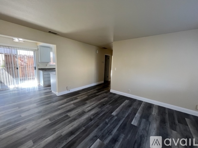 556 N Lincoln Ave 2 Beds Apartment for Rent - Photo gallery 4
