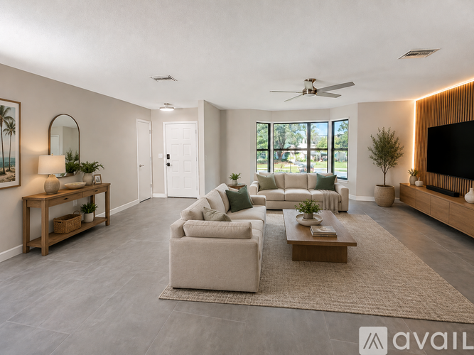331 44th Ave N 3 Beds Single Family Home for Rent - Photo gallery 3