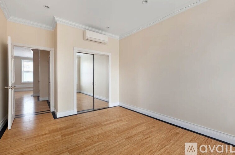 45-36 11th St 2 Beds Townhouse for Rent - Photo gallery 3