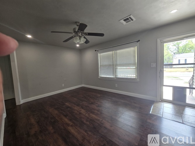 2409 Northwest 40th Street 3 Beds Single Family Home for Rent - Photo gallery 2