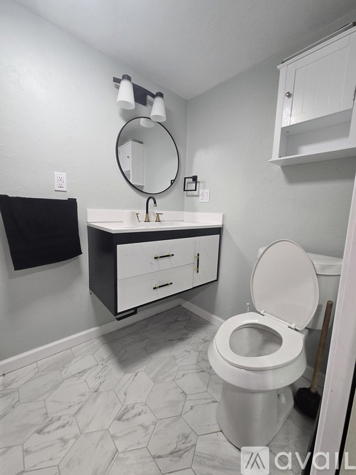2409 Northwest 40th Street 3 Beds Single Family Home for Rent - Photo gallery 4