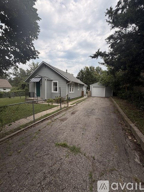 2722 SE Wisconsin Ave 2 Beds Apartment for Rent