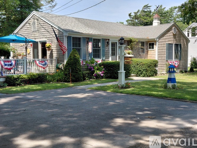 7 Cedar Point Avenue 2 Beds Single Family Home for Rent - Photo gallery 1