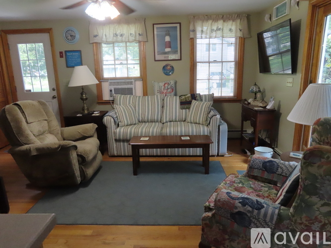 7 Cedar Point Avenue 2 Beds Single Family Home for Rent - Photo gallery 4