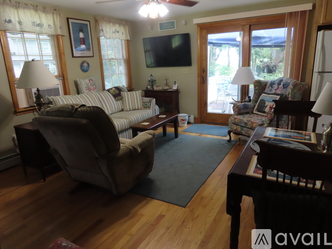 7 Cedar Point Avenue 2 Beds Single Family Home for Rent - Photo gallery 5
