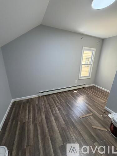 E 20th St 3 Beds Apartment for Rent - Photo gallery 3