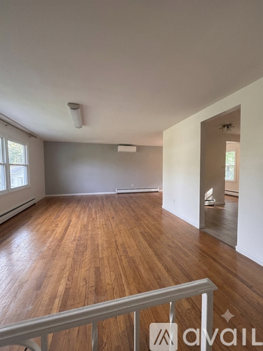 10 Imperial Drive 4 Beds Single Family Home for Rent - Photo gallery 1