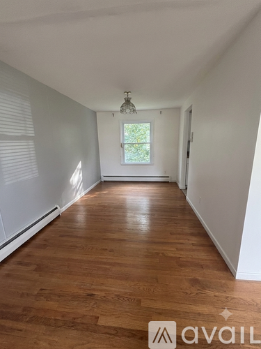 10 Imperial Drive 4 Beds Single Family Home for Rent - Photo gallery 3