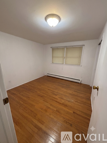 10 Imperial Drive 4 Beds Single Family Home for Rent - Photo gallery 5