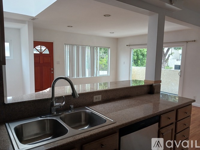 1025 Idaho Ave 3 Beds Apartment for Rent - Photo gallery 5