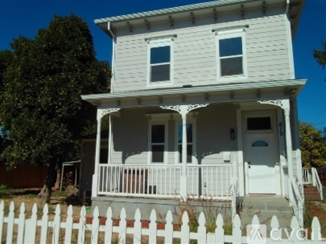 819 6th St 4 Beds Single Family Home for Rent - Photo gallery 1