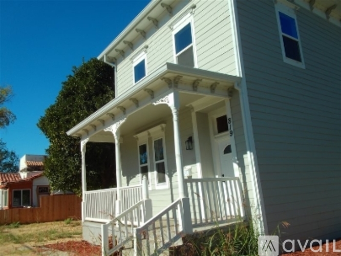 819 6th St 4 Beds Single Family Home for Rent - Photo gallery 2