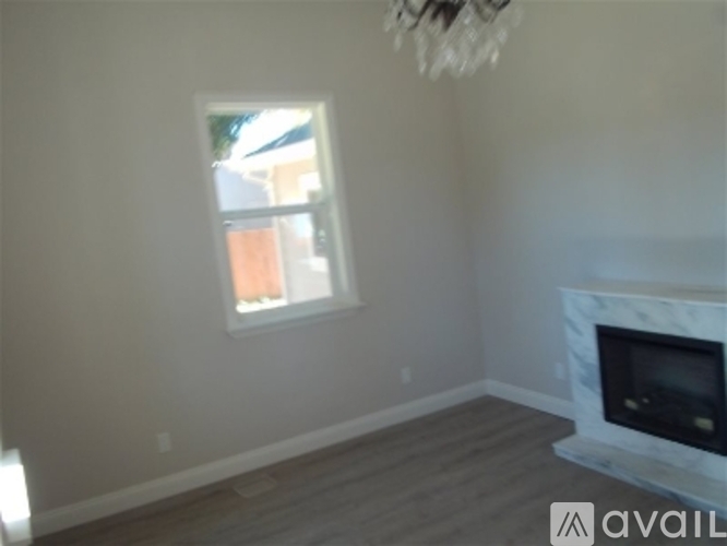 819 6th St 4 Beds Single Family Home for Rent - Photo gallery 5