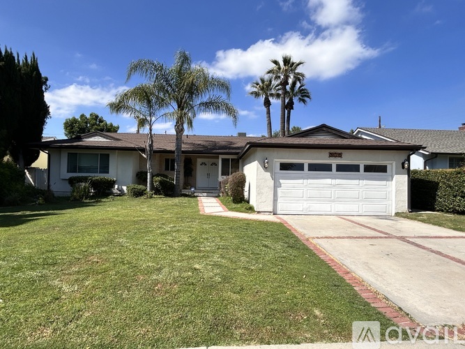 23723 Oxnard St 3 Beds Single Family Home for Rent - Photo gallery 1