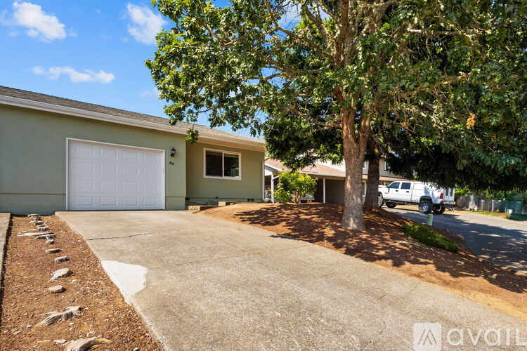518 NE Dallas Dr 2 Beds Single Family Home for Rent - Photo gallery 1