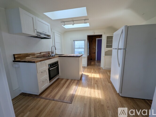 502 Russia Avenue 2 Beds Single Family Home for Rent - Photo gallery 4