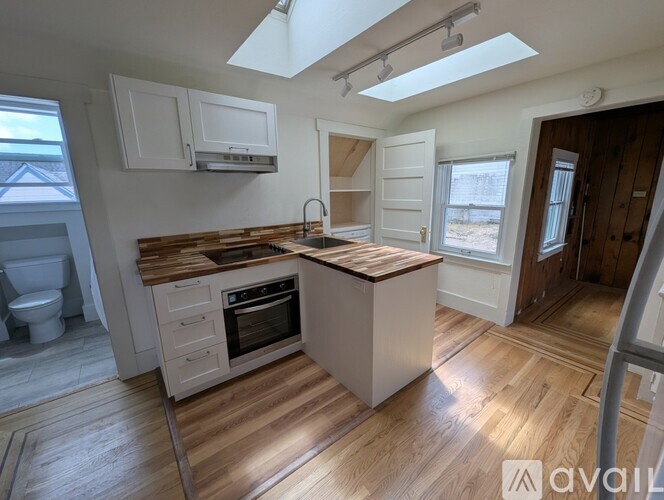 502 Russia Avenue 2 Beds Single Family Home for Rent - Photo gallery 5