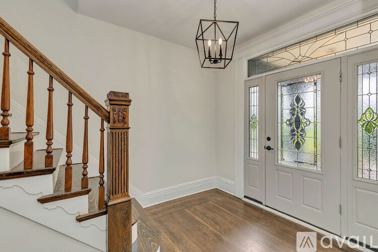 734 E 10th St 4 Beds Single Family Home for Rent - Photo gallery 3