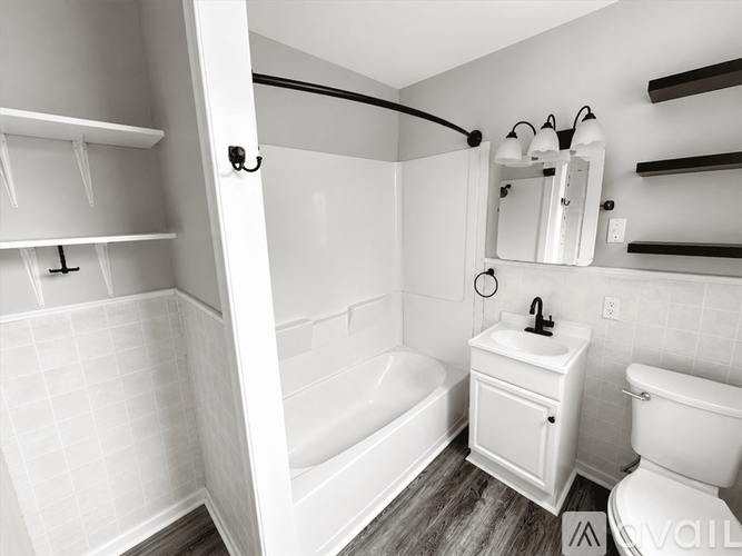 561 S Main St 1 Apartment for Rent - Photo gallery 4