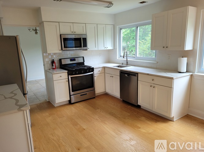 100 Byron Ct 4 Beds Single Family Home for Rent - Photo gallery 4