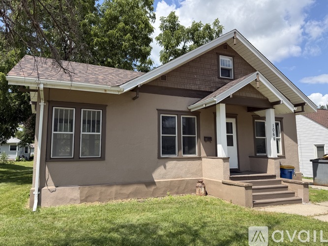 1064 S Oak Ave 3 Beds Single Family Home for Rent - Photo gallery 1