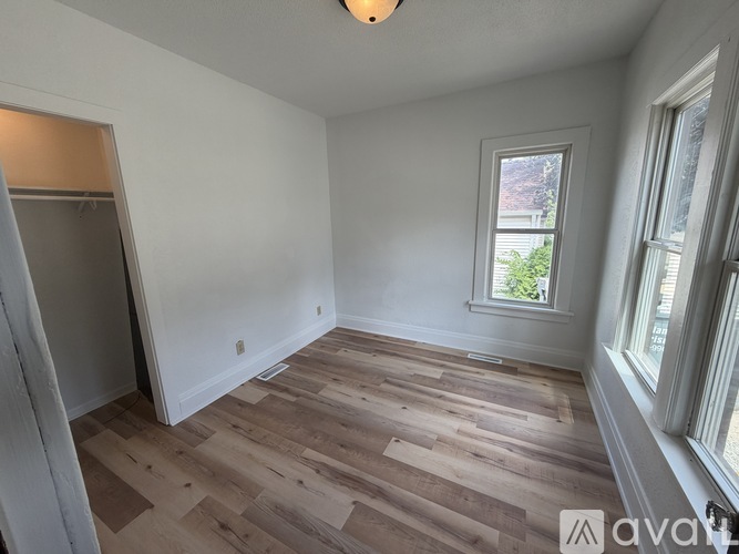 1064 S Oak Ave 3 Beds Single Family Home for Rent - Photo gallery 5