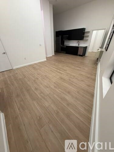 556 Market St 3 Beds Apartment for Rent