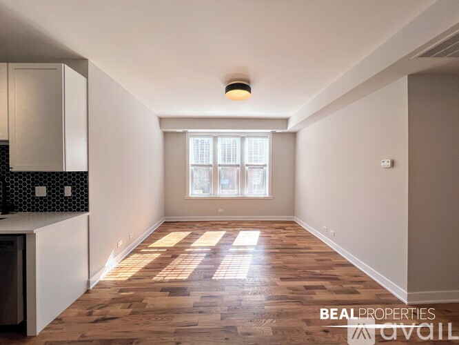 656 W Wrightwood Ave Studio Apartment for Rent - Photo gallery 1