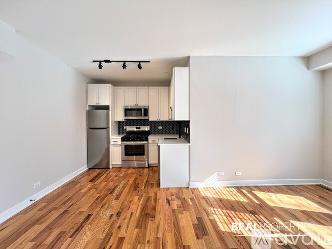 656 W Wrightwood Ave Studio Apartment for Rent - Photo gallery 5