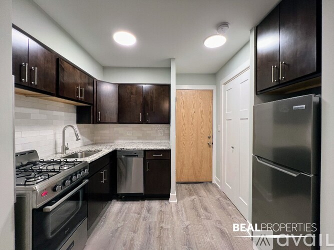 445 W Barry Ave Studio Apartment for Rent - Photo gallery 3