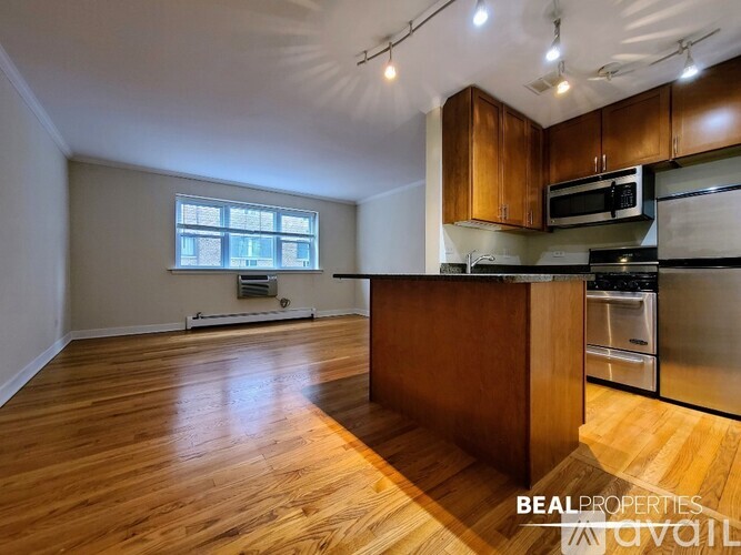 625 W Wrightwood Ave Studio Apartment for Rent - Photo gallery 1