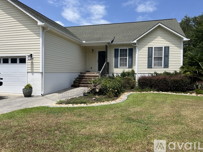 190 Peletier Loop Road 3 Beds Single Family Home for Rent - Photo gallery 1