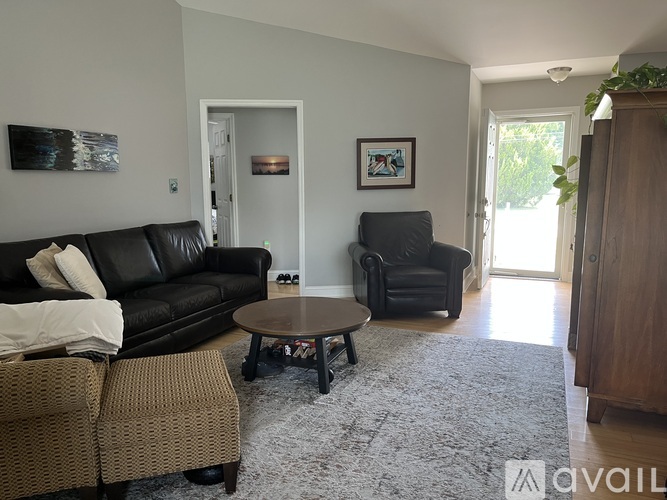 190 Peletier Loop Road 3 Beds Single Family Home for Rent - Photo gallery 3