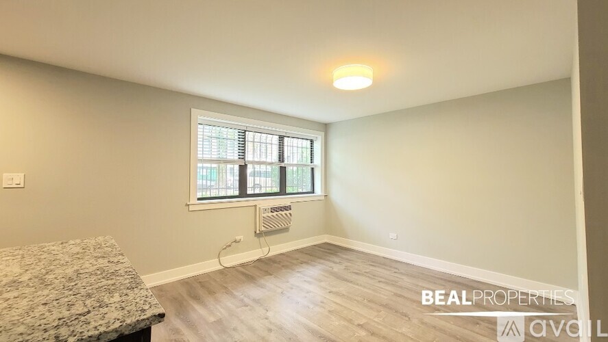 445 W Barry Ave Studio Apartment for Rent - Photo gallery 1