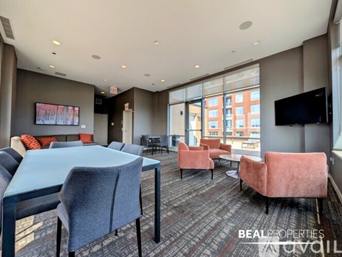 558 W Webster Ave 1 Apartment for Rent