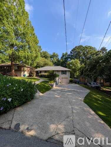 1276 Mayfair Dr NE 5 Beds Single Family Home for Rent - Photo gallery 2