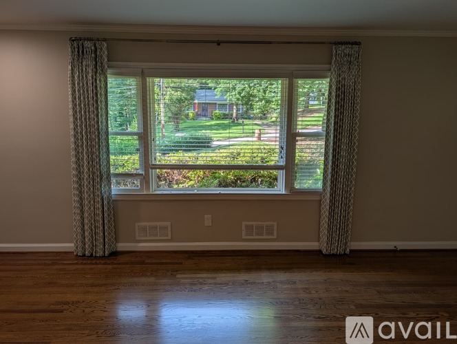1276 Mayfair Dr NE 5 Beds Single Family Home for Rent - Photo gallery 5