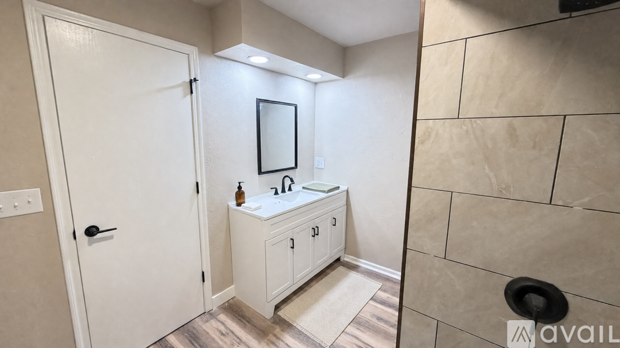 1127 Broadway Ave 4 Beds Apartment for Rent - Photo gallery 3