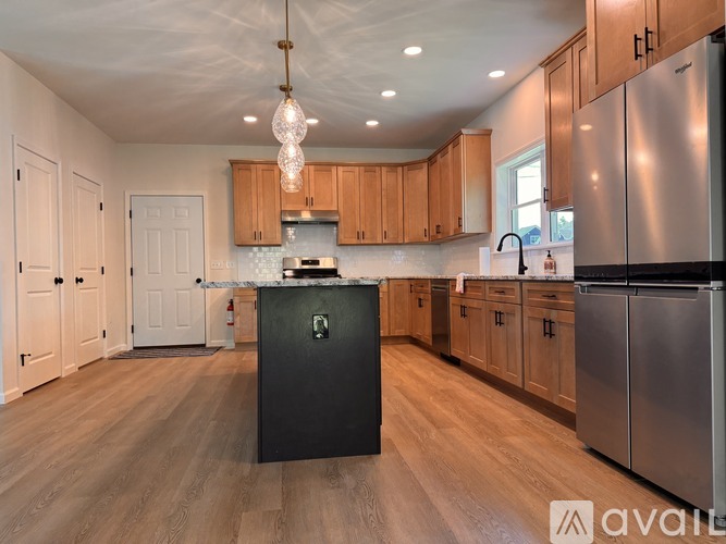 904 Calvin Street 4 Beds Single Family Home for Rent - Photo gallery 5