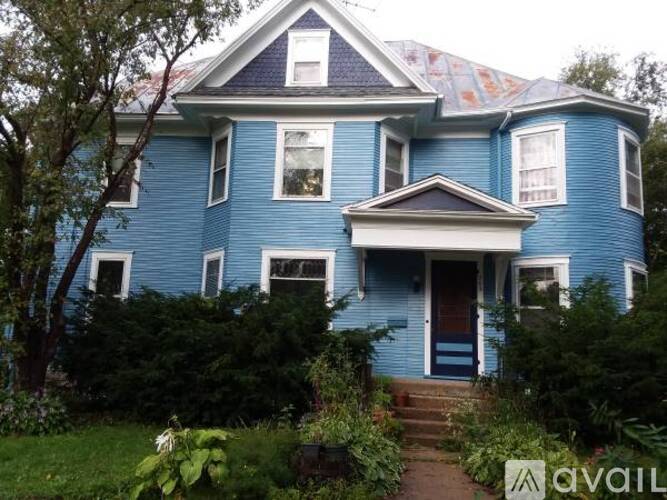 432 1st Street 3 Beds Single Family Home for Rent - Photo gallery 1