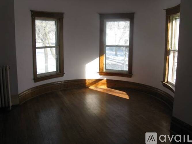432 1st Street 3 Beds Single Family Home for Rent - Photo gallery 2