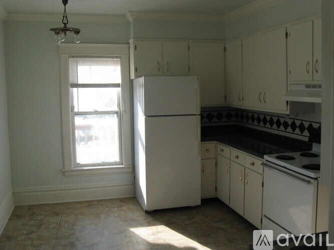 432 1st Street 3 Beds Single Family Home for Rent - Photo gallery 4