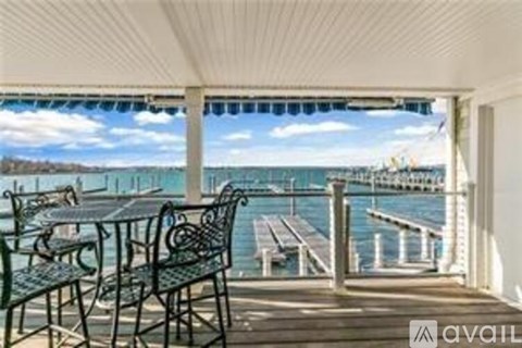 31 Coddington Wharf Unit 8 2 Beds Apartment for Rent