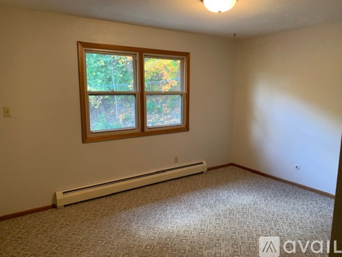821 W 5th St 2 Beds Apartment for Rent - Photo gallery 4