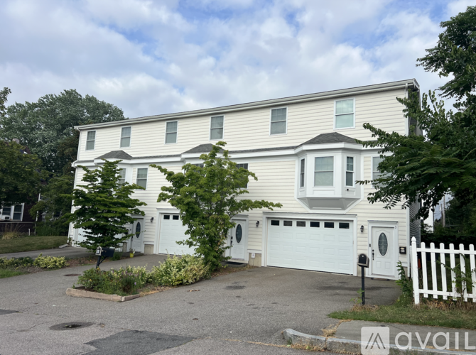 3 Germain Ave 3 Beds Apartment for Rent - Photo gallery 1